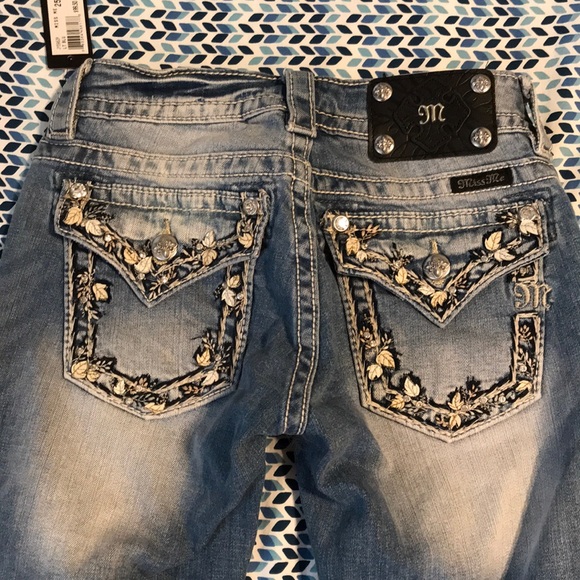 Miss Me Signature Cuffed Capri LT BLUE Inseam 20” - Picture 8 of 8